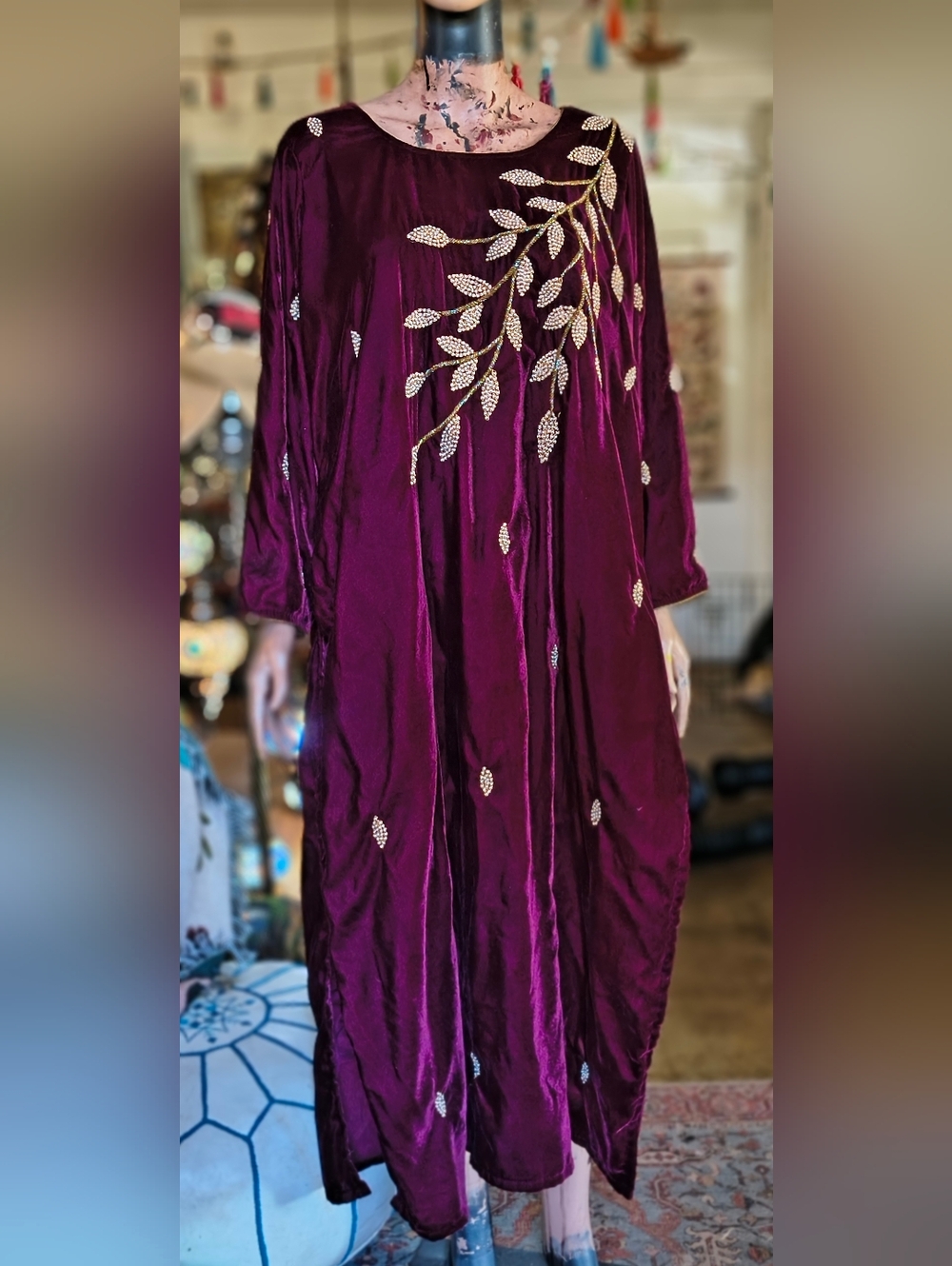 Embellished Velvet Women's Kurta